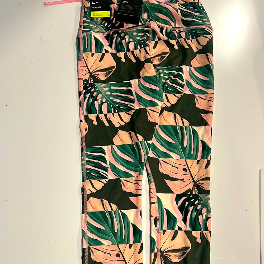 New With Tags- Nike Dry Tight Fit Leggins: Crop Length